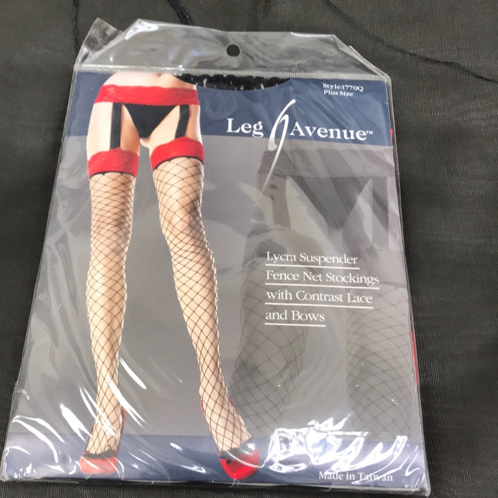 Fishnet net stocking with contrast lace and bows